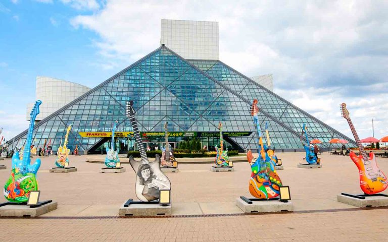 Cher, Ozzy Osbourne, Peter Frampton y Kool and the Gang llegan al Salón de la Fama del Rock and Roll