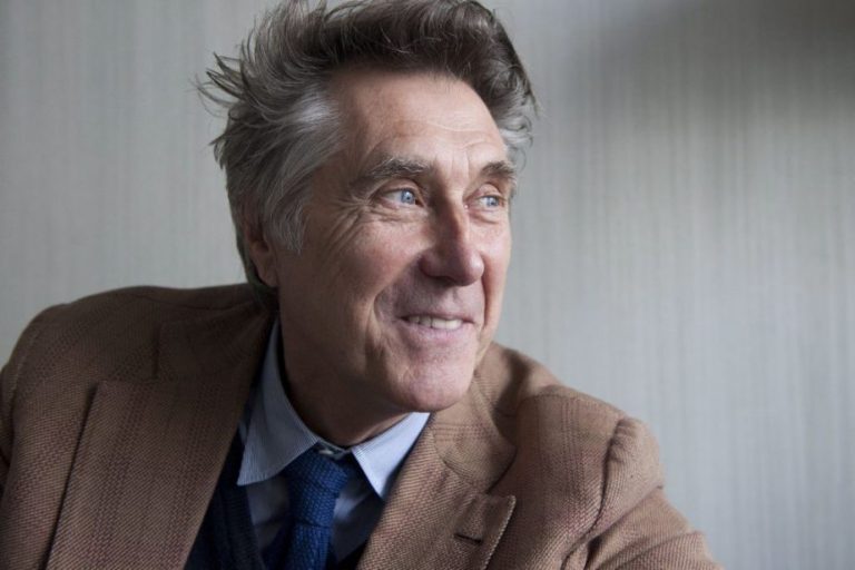 Bryan Ferry celebra 50 años en la música con la colección 'Retrospective: Selected Recordings 1973-2023'