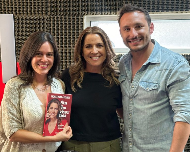 Monserrat Álvarez lanza su primer libro 