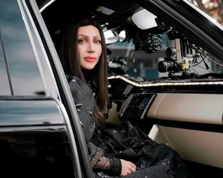 Lady Gaga se lució en el Carpool Karaoke de Navidad al interpretar Highway to Hell