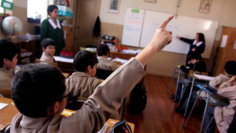 Denuncias por convivencia escolar alcanzan cifras récord en Chile: discriminación y violencia en aumento