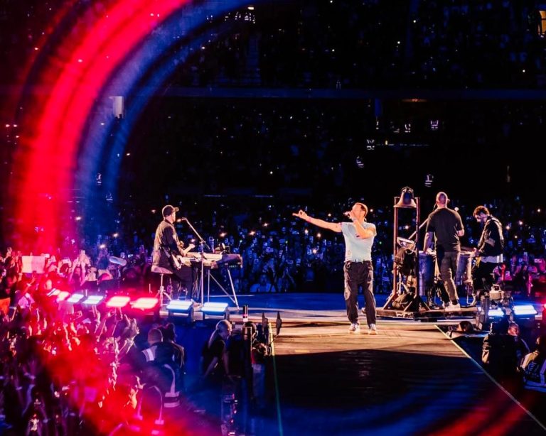 Coldplay prepara un concierto que podrás disfrutar desde la comodidad de tu casa