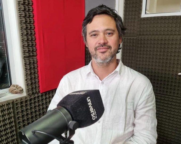 La tecnología se debe poner al servicio del modelo educativo. Ella no cambia las formas de educar, solo las mejora