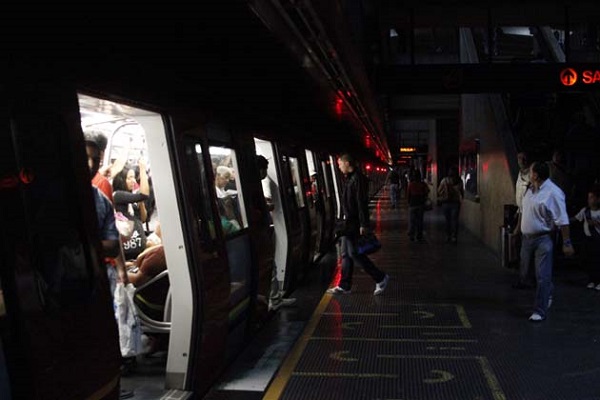 Ministro de Transportes considera que apagón nacional es un prueba 