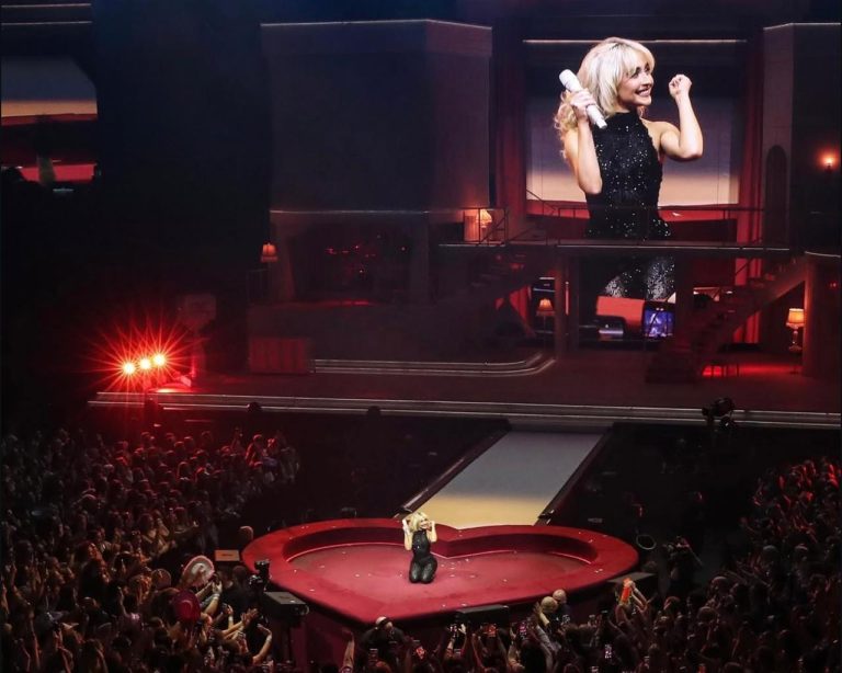 Sabrina Carpenter sorprendió con interpretación de 