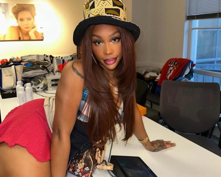 SZA se convirtió en Catwoman para un anuncio de State Farm