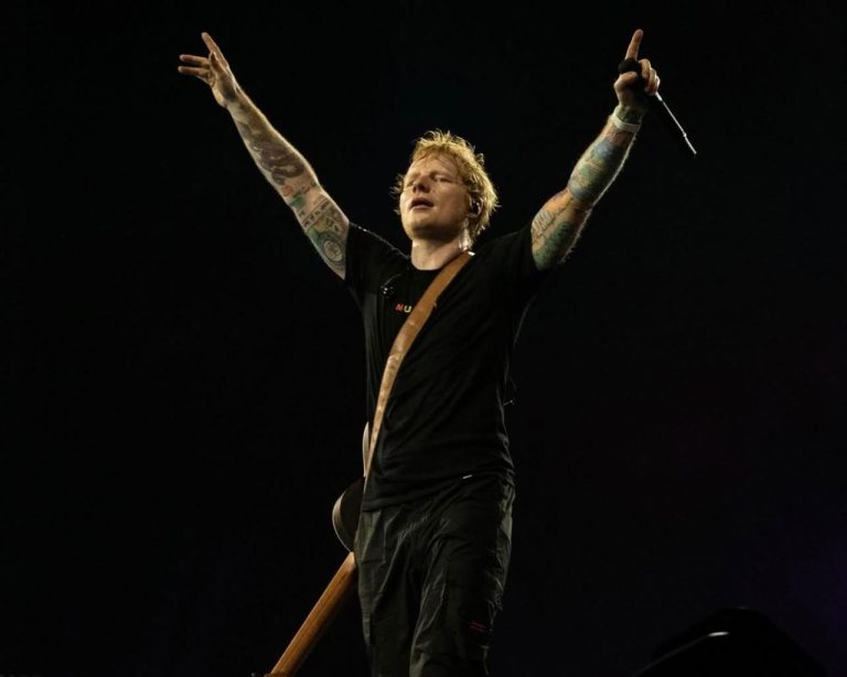 Ed Sheeran lanzó una nueva canción en una actuación callejera sorpresa