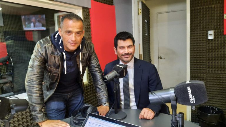 Inteligencia Artificial Llega al Aeropuerto: Sant-ia-bot Promete una Experiencia Única