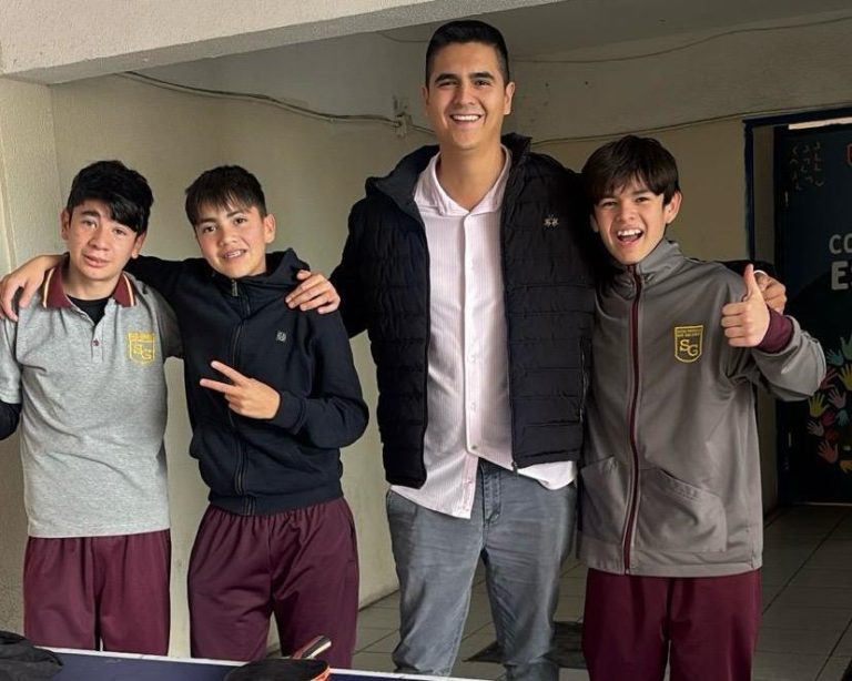 La tecnología como aliado principal en proceso de formación de alumnos en zona vulnerable de la Región Metropolitana