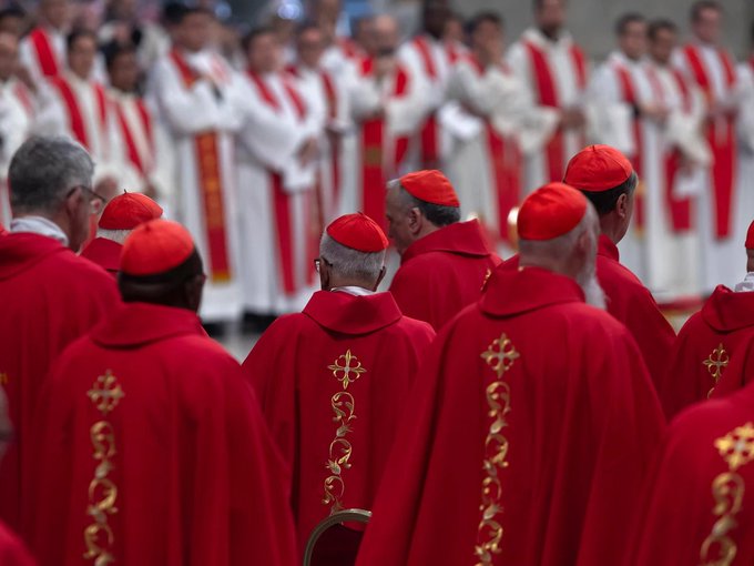 Cónclave: Sigue la expectación sobre quién sucederá al Papa Francisco