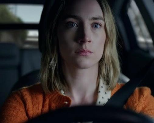 Talking Heads estrenan videoclip de Psycho Killer protagonizado por Saoirse Ronan