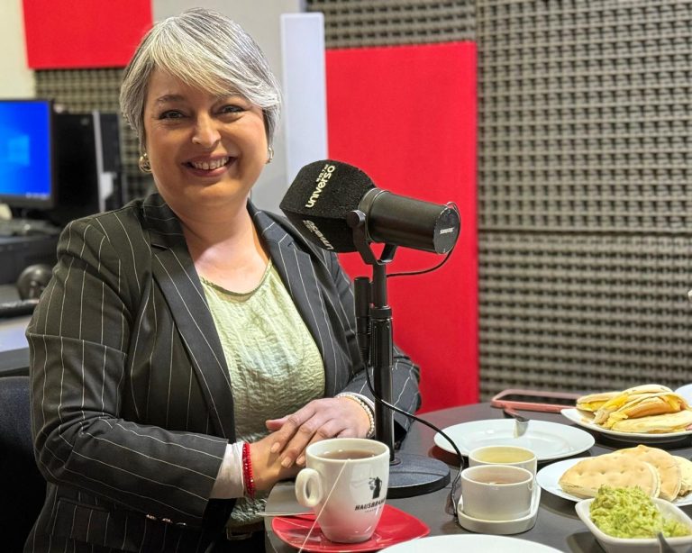 La once junto a Jeannette Jara, precandidata presidencial PC