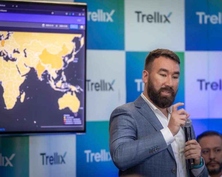 Ignacio Avilés advierte sobre el aumento de ataques cibernéticos en el sector educativo