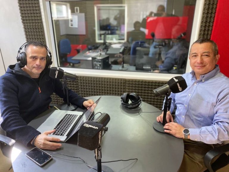 “Good Neighbors”un programa por WhatsApp para nivelar estudios