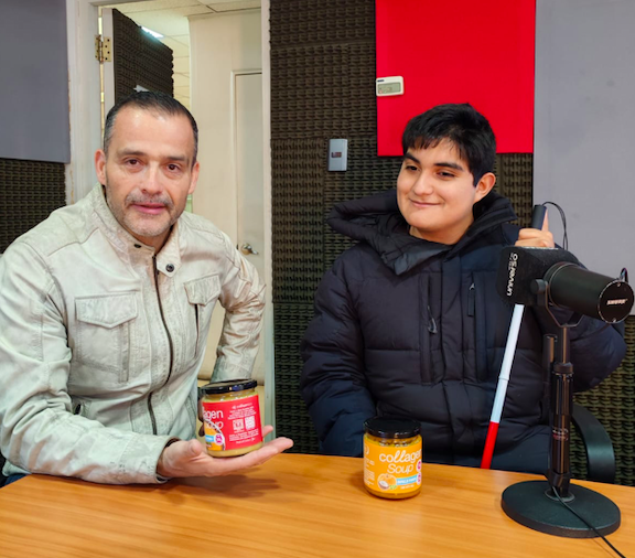 Maximiliano Mella, emprendedor no vidente revoluciona la industria con Collagen Fans