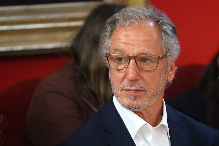 Ministro de Economía por informe de Contraloría: 