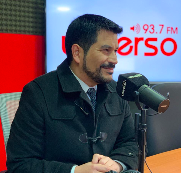 Aeropuerto de Santiago inaugura remodelación y promete poner fin a largas filas