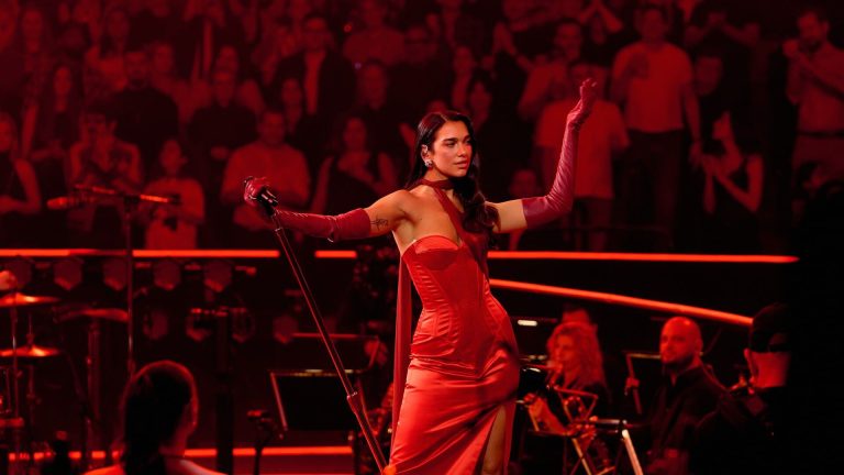 Dua Lipa llega a los cines chilenos con “Una Velada con Dua Lipa”, antesala exclusiva a sus shows en el Estadio Nacional