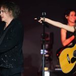 Olivia Rodrigo lanza “Live From Glastonbury”, su histórico show en el festival inglés junto a Robert Smith de The Cure