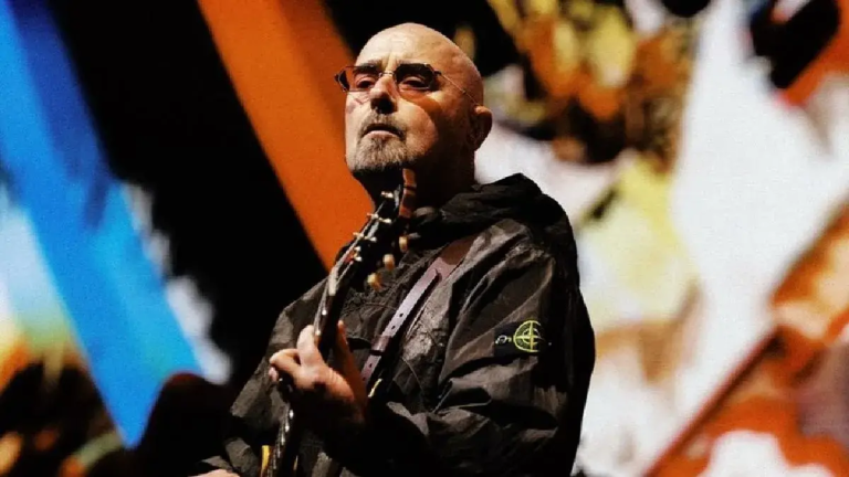 Paul “Bonehead” Arthurs, guitarrista fundador de Oasis, se retira temporalmente de la gira por un nuevo diagnóstico de cáncer de próstata