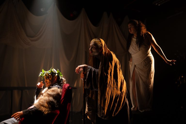 Teatro en 4 años, sin prueba de admisión y con docentes consagrados 