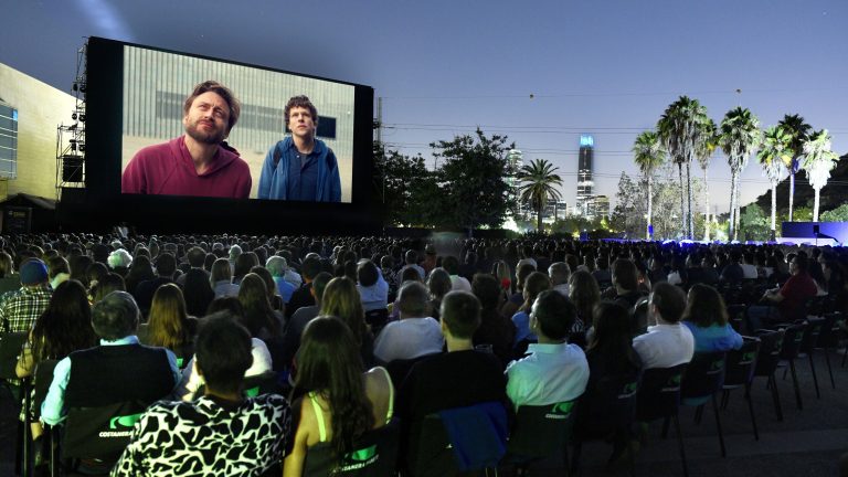 Festival de Cine Wikén 2026: 10 noches de preestrenos internacionales en el Parque Bicentenario