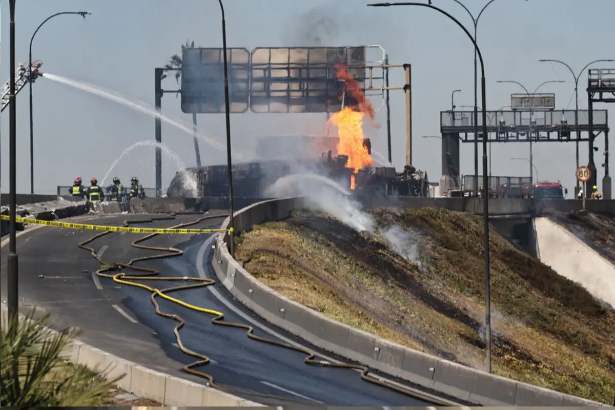 Experto en emergencias advierte fallas en gestión de víctimas tras accidente de camión de gas en Renca