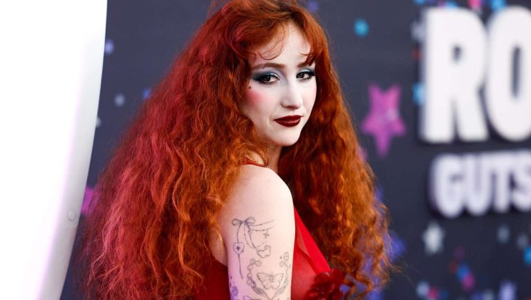 Chappell Roan rompe con Wasserman Music en medio de la polémica por el caso Epstein