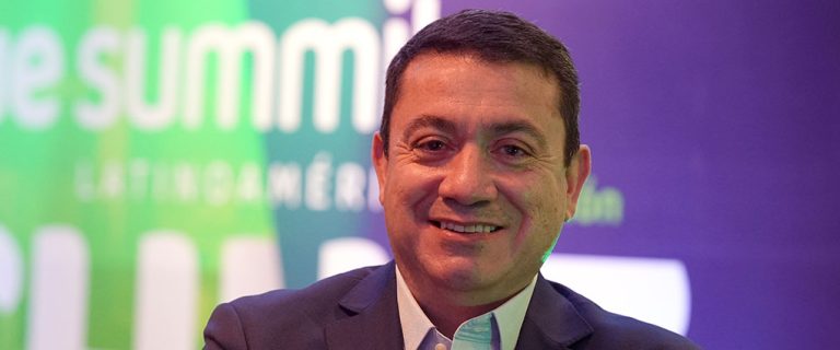 Juan Gallardo: El emprendedor que convirtió los desechos de papel en una solución de ahorro millonario para Chile