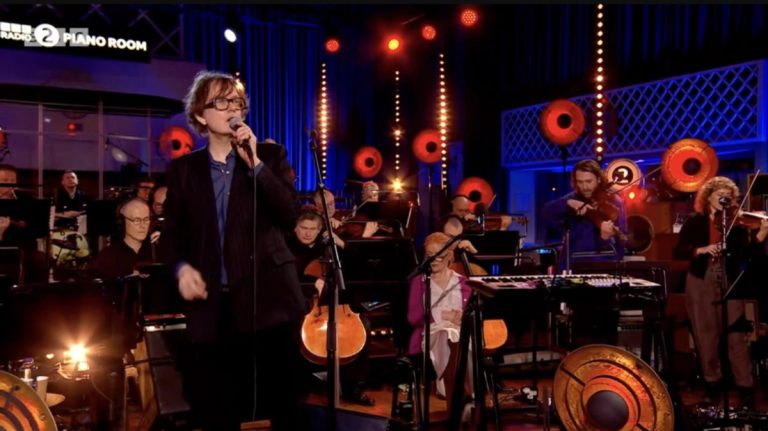Pulp interpreta “The Day Before You Came” de ABBA en el Piano Room de BBC Radio 2