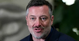 Sichel propone sistema mixto para la educación pública y cuestiona avance de los SLEP