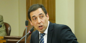 Defensoría de la Niñez advierte que revisar mochilas no reduce la violencia: 