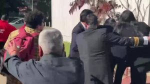 Rector U. Austral desmiente que que no hubo llamado a Carabineros y menos que no los dejaron entrar