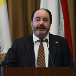 Desempleo en Chile preocupa al Gobierno: Ministro Rau admite una crisis laboral y apuesta por un plan urgente