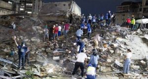 A contrareloj: Rescatistas chilenos entran en la mitad del plazo crítico de 72 horas para hallar sobrevivientes en Venezuela