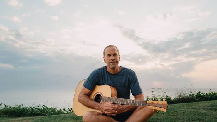 Jack Johnson confirma su regreso a Chile con show en el Movistar Arena