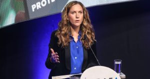 Presidenta de Sofofa advierte por desempleo y lamó a acelerar la inversión