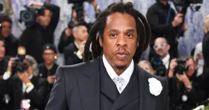 Jay-Z encabezará el show de medio tiempo del Super Bowl 2027